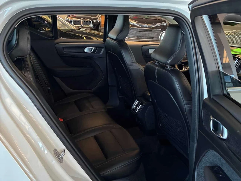 Volvo XC40 * Plus Bright Theme * CARFAX * ЦЕНА ДО БГ, снимка 16 - Автомобили и джипове - 53592766