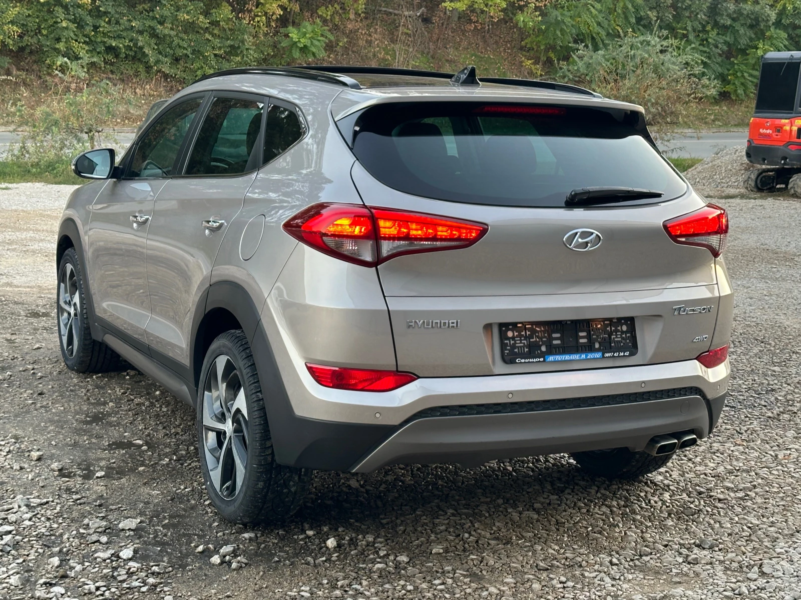 Hyundai Tucson 2.0DIZEL* Avtomat* FULL* PANORAMA* 4X4 - изображение 6