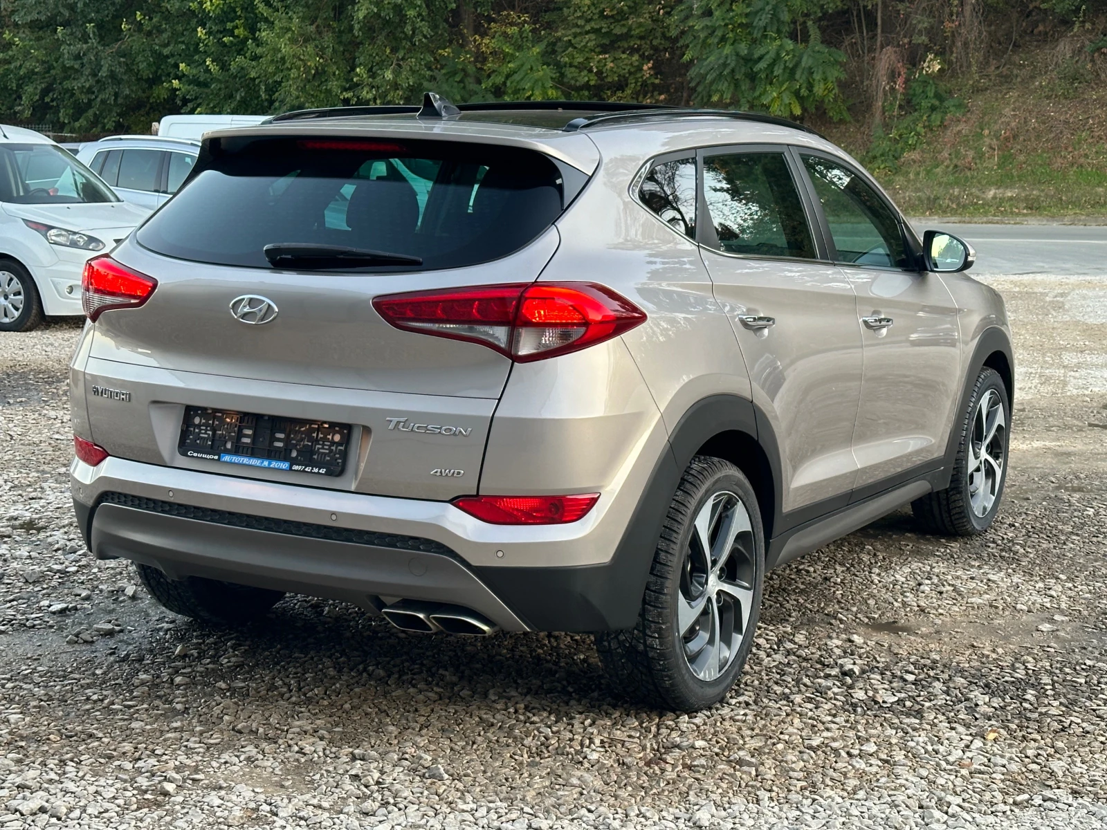 Hyundai Tucson 2.0DIZEL* Avtomat* FULL* PANORAMA* 4X4 - изображение 4