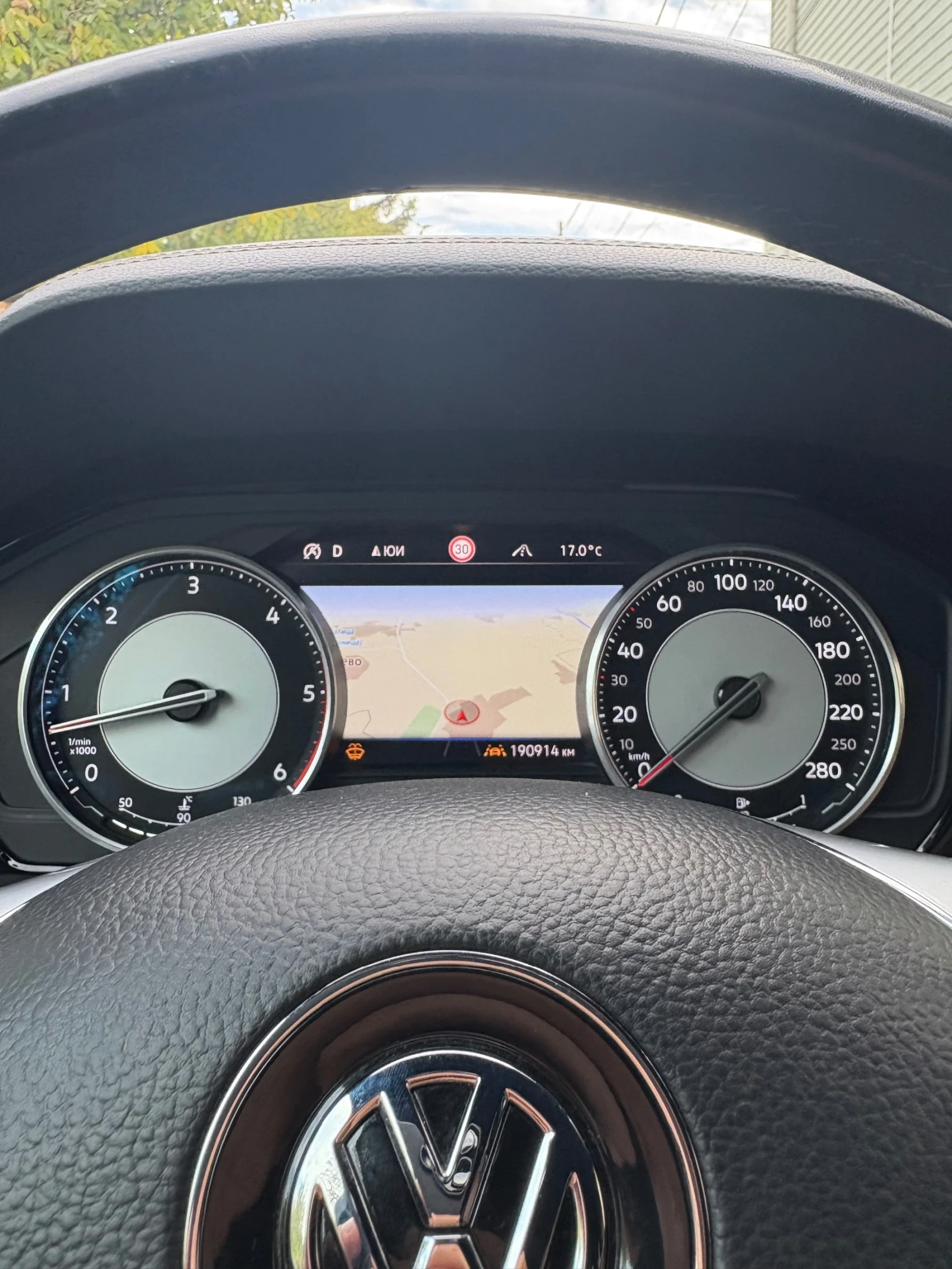 VW Touareg 3.0 TDI | Mobile.bg   6