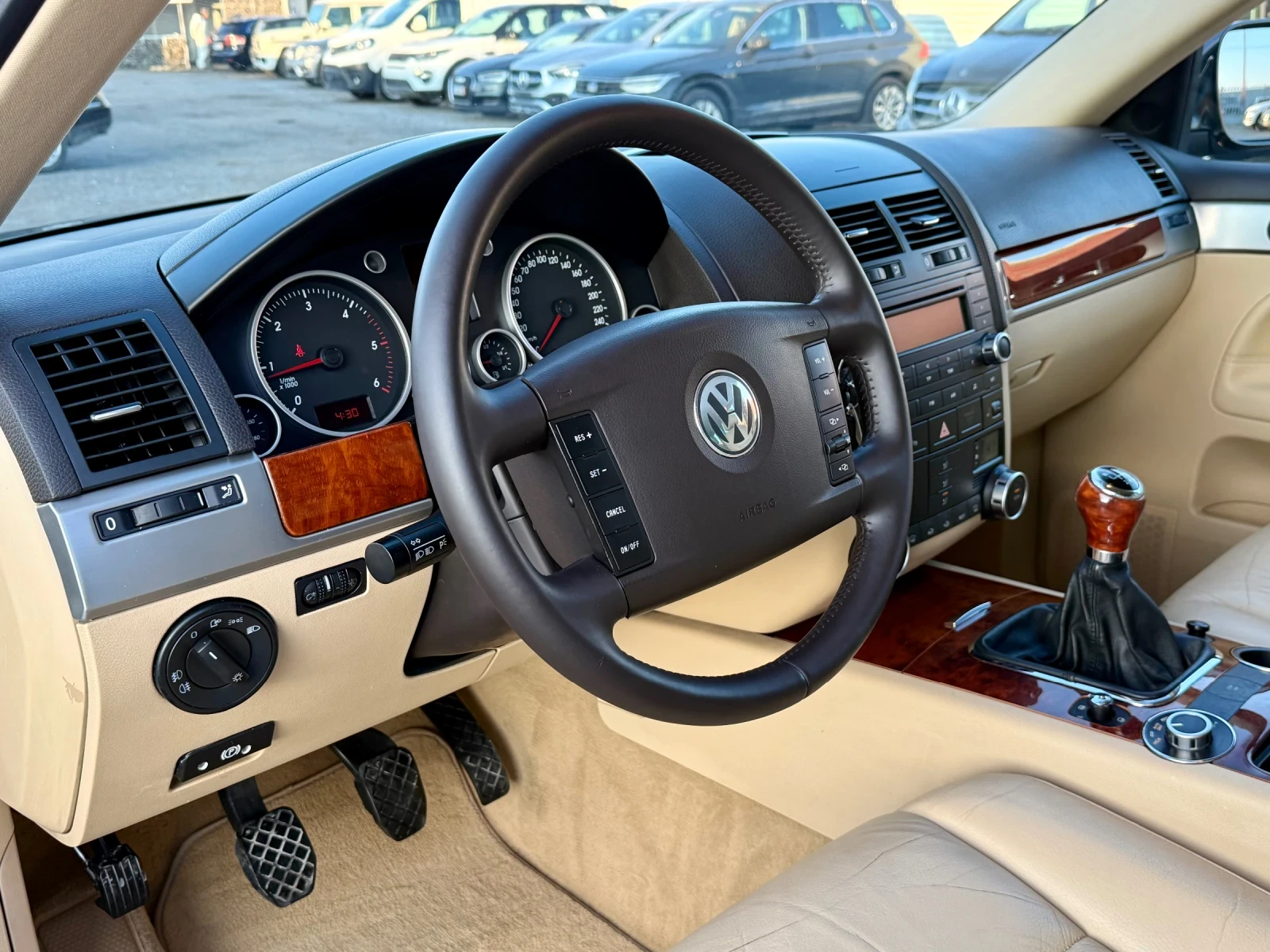 VW Touareg TDI* R5* Xenon* PDC - изображение 8