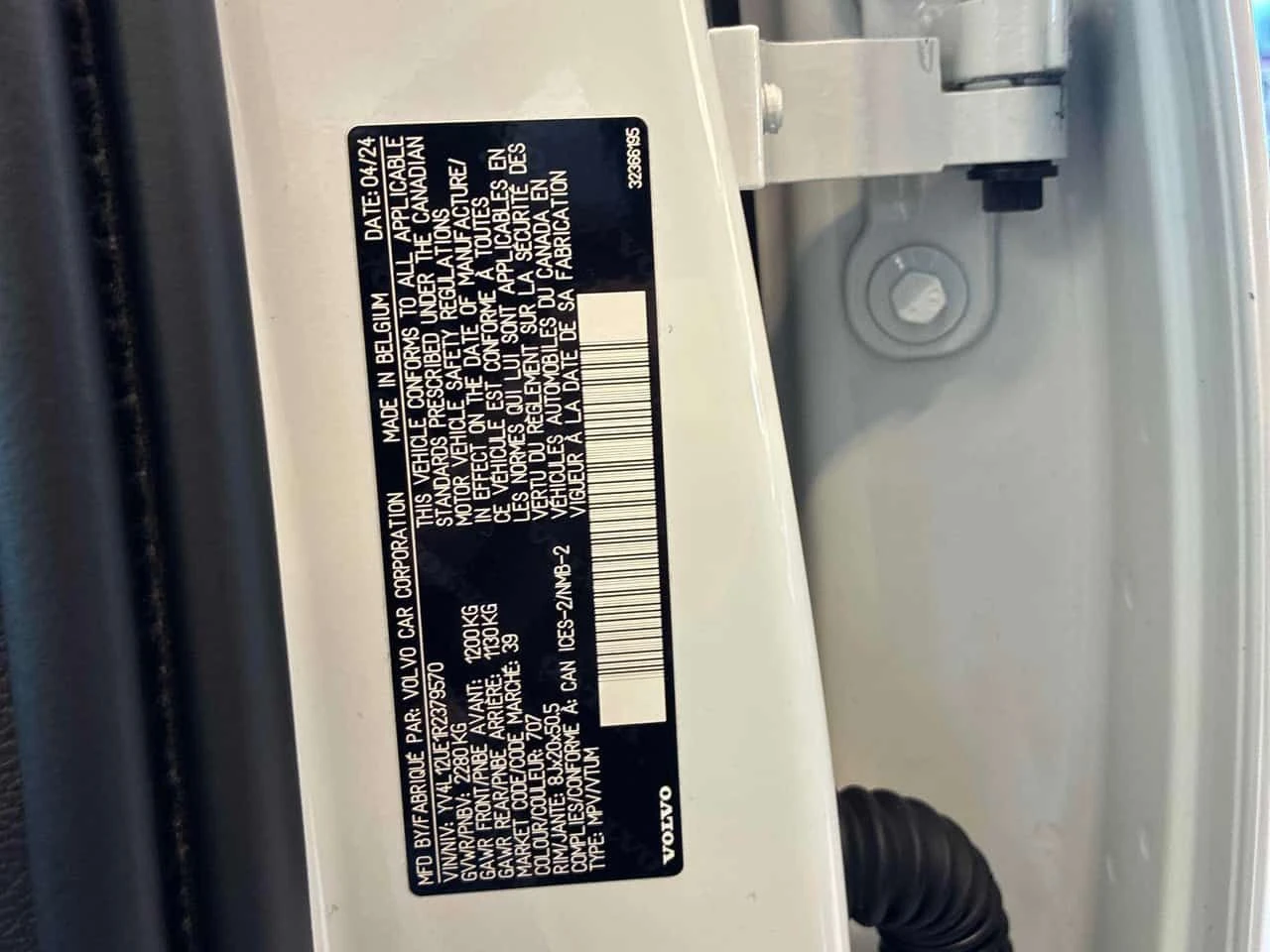 Volvo XC40 * Plus Bright Theme * CARFAX * ЦЕНА ДО БГ - изображение 10