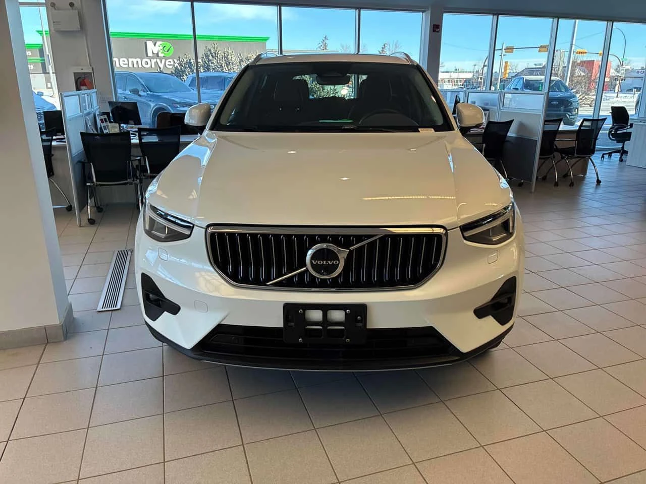 Volvo XC40 * Plus Bright Theme * CARFAX * ЦЕНА ДО БГ - изображение 6