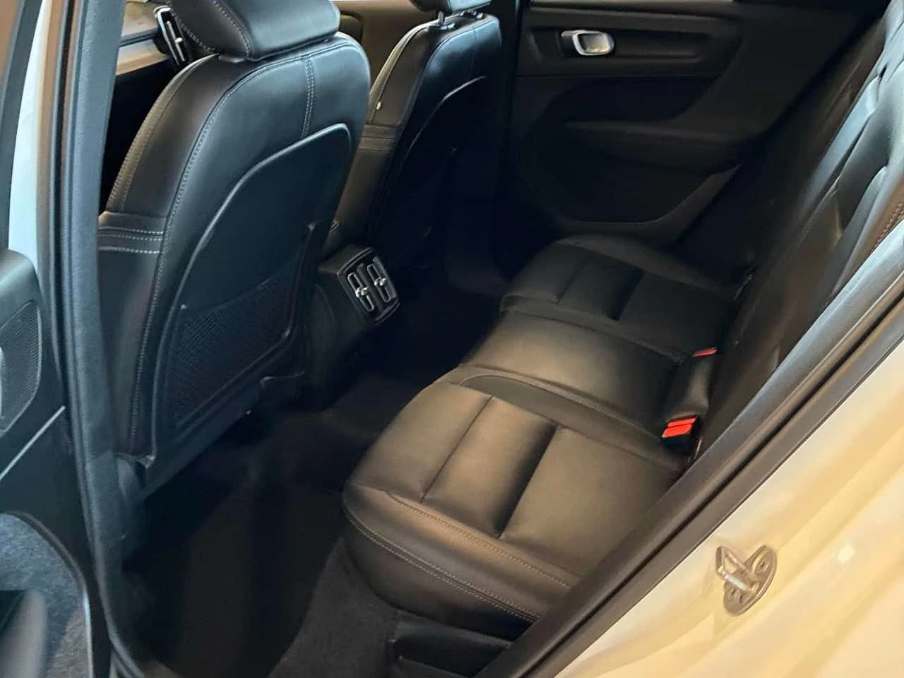 Volvo XC40 * Plus Bright Theme * CARFAX * ���� �� �� | Mobile.bg � ����������� 14