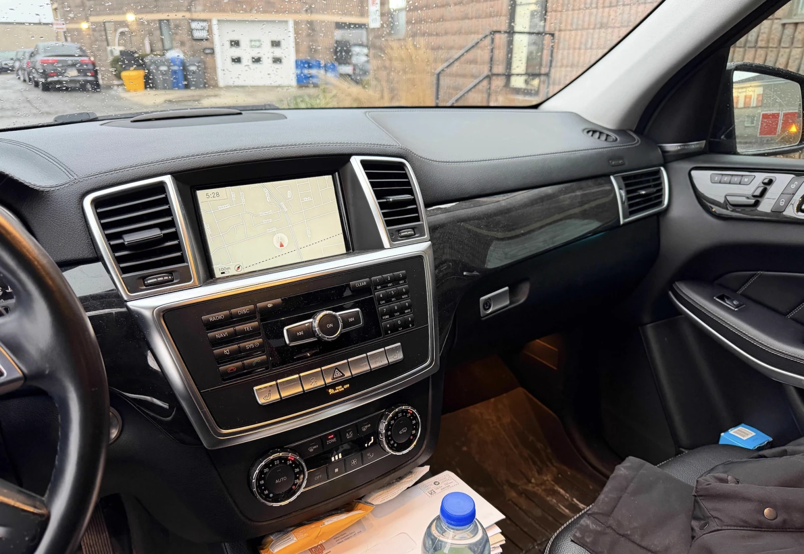 Mercedes-Benz GL 350 BlueTEC* AMG PACK* PANO* KEYLESS* ПОДГРЕВ* , снимка 9 - Автомобили и джипове - 53760875