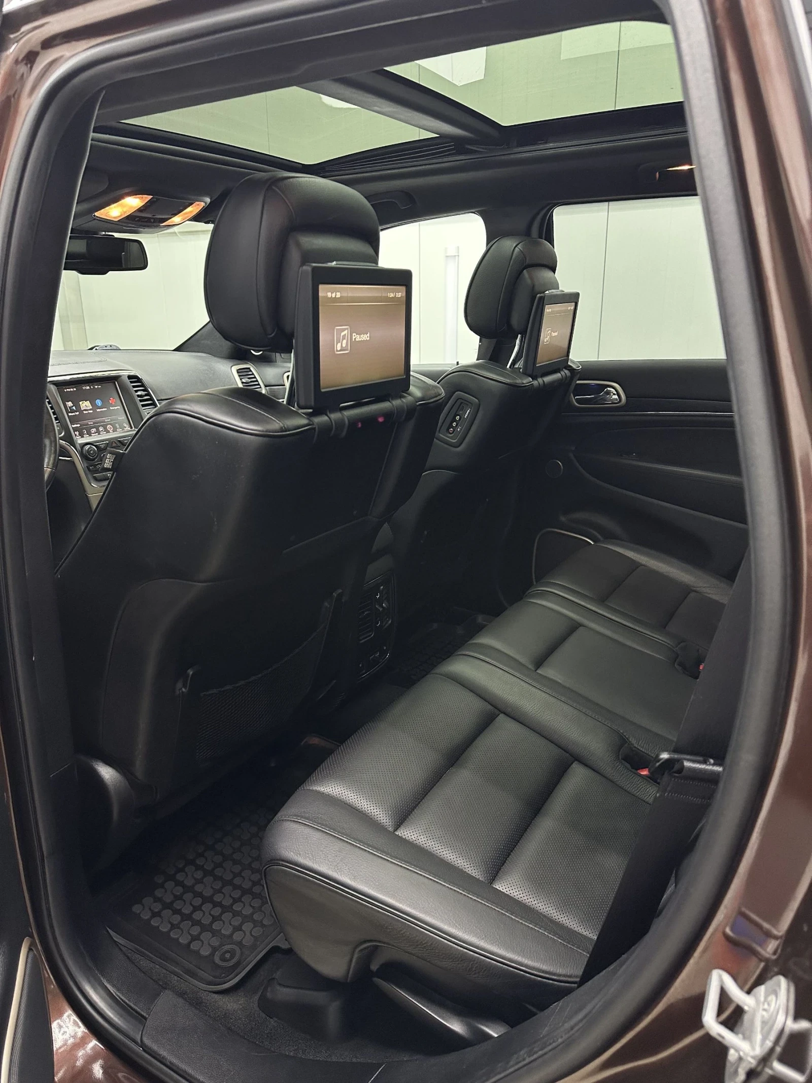 Jeep Grand cherokee 3.0 SUMMIT, снимка 11 - Автомобили и джипове - 53774829