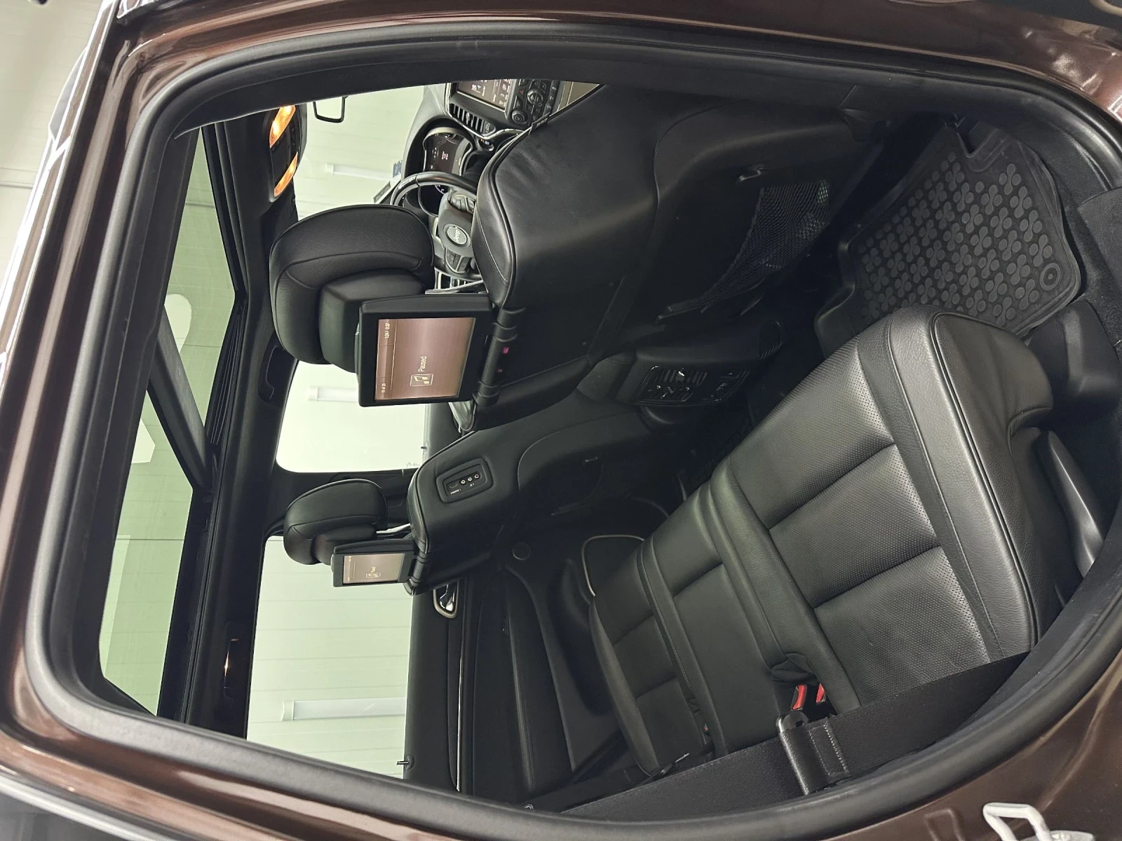 Jeep Grand cherokee 3.0 SUMMIT, снимка 12 - Автомобили и джипове - 53774829