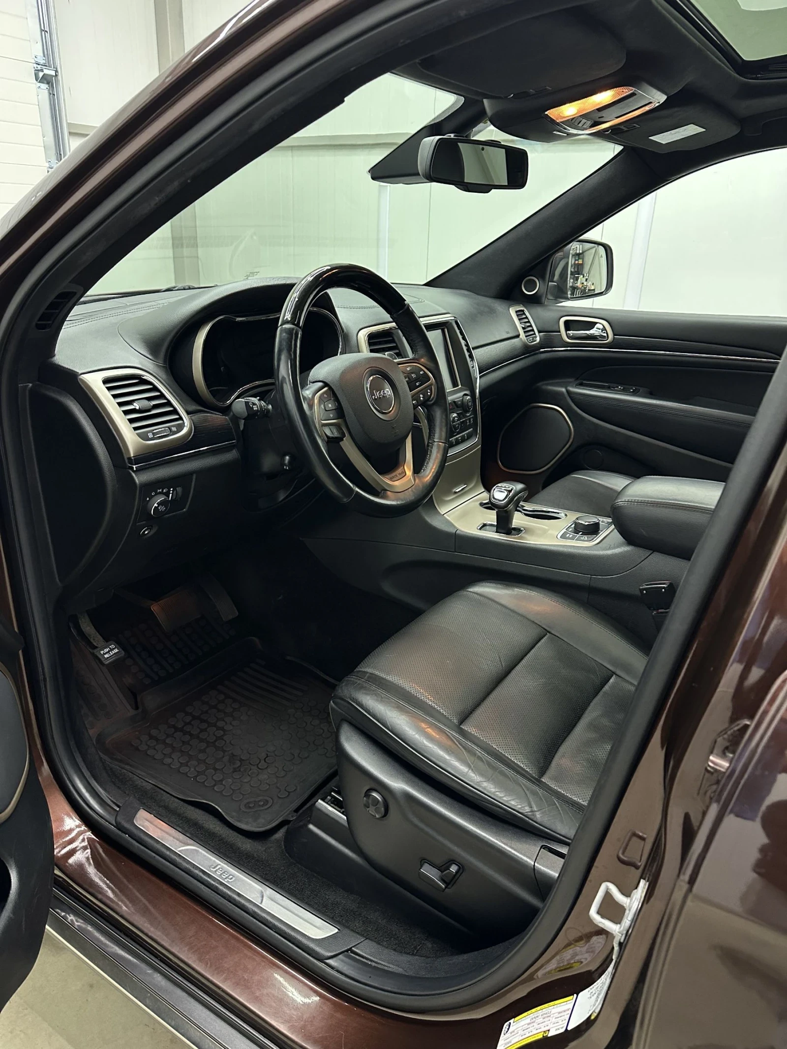 Jeep Grand cherokee 3.0 SUMMIT, снимка 9 - Автомобили и джипове - 53774829