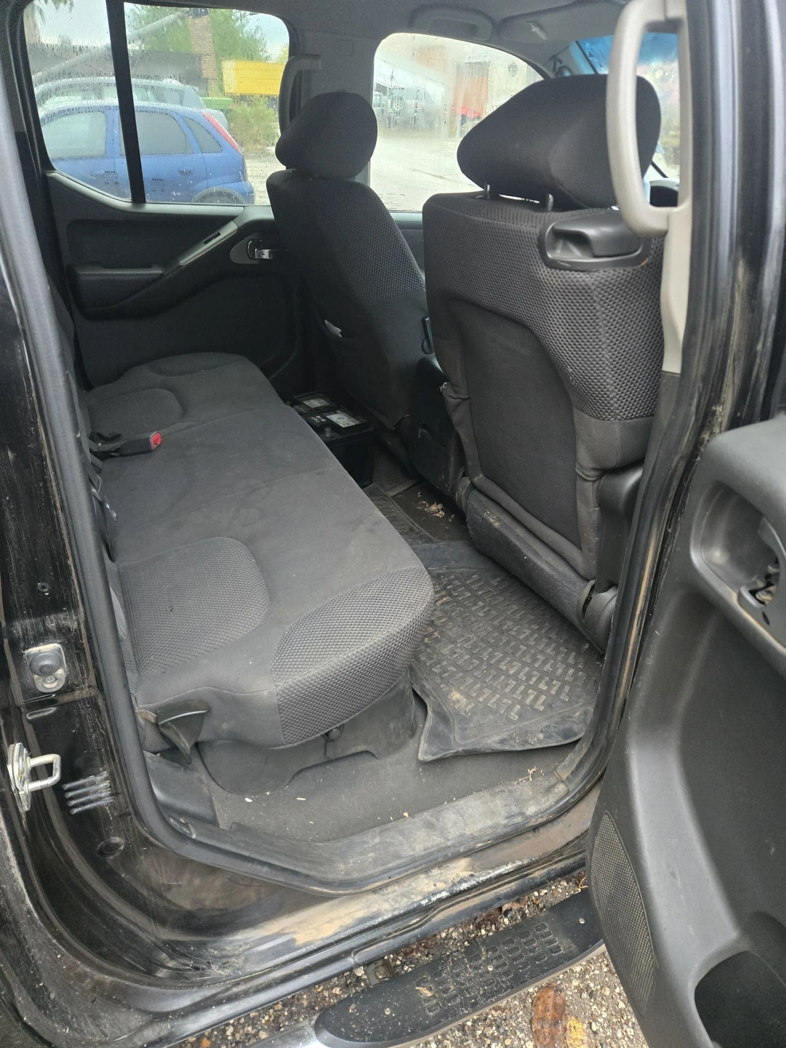 Nissan Navara 2.5 dci, снимка 9 - Автомобили и джипове - 53851523