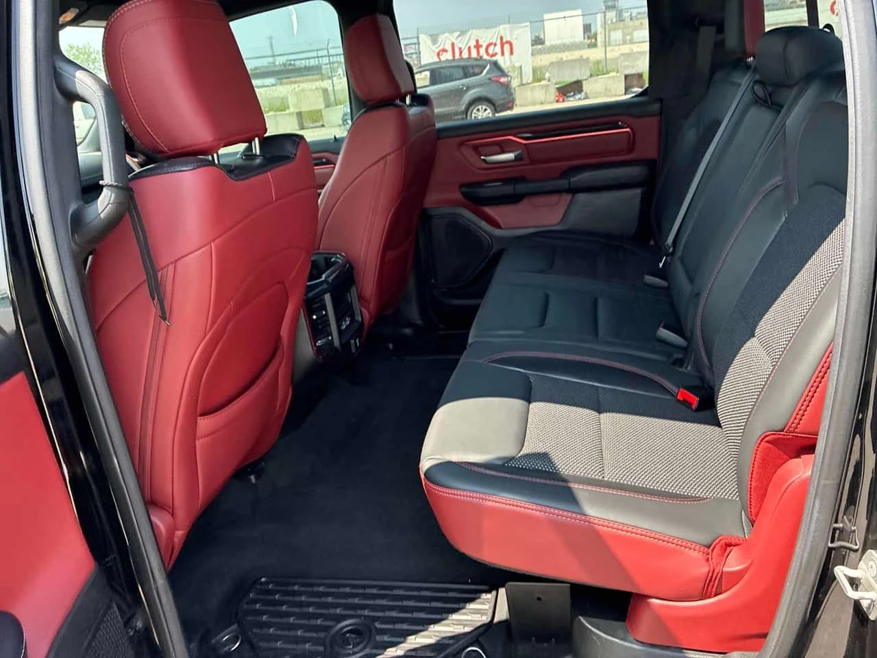 Dodge RAM 1500 Rebel/CARFAХ/ПОДГРЕВ/КЛИП НА МОТОРА, снимка 14 - Автомобили и джипове - 55336219