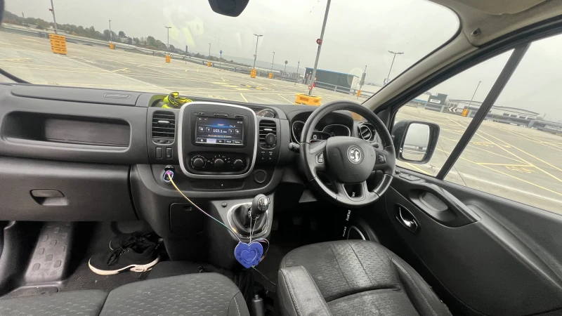 Opel Vivaro, снимка 7 - Бусове и автобуси - 52310689