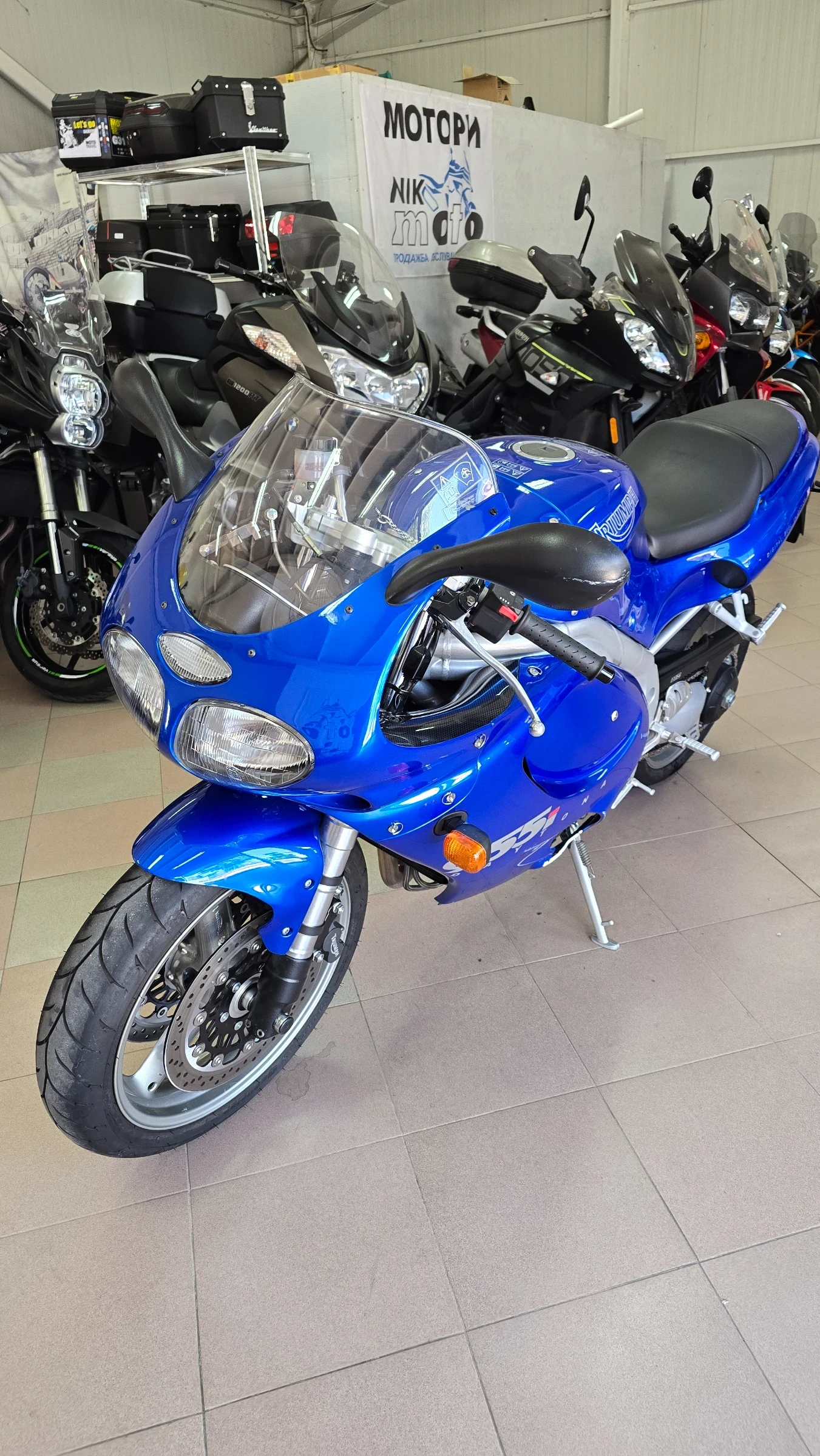 Triumph Daytona 955 i 9000 км ! Лизинг !, снимка 2 - Мотоциклети и мототехника - 55529447