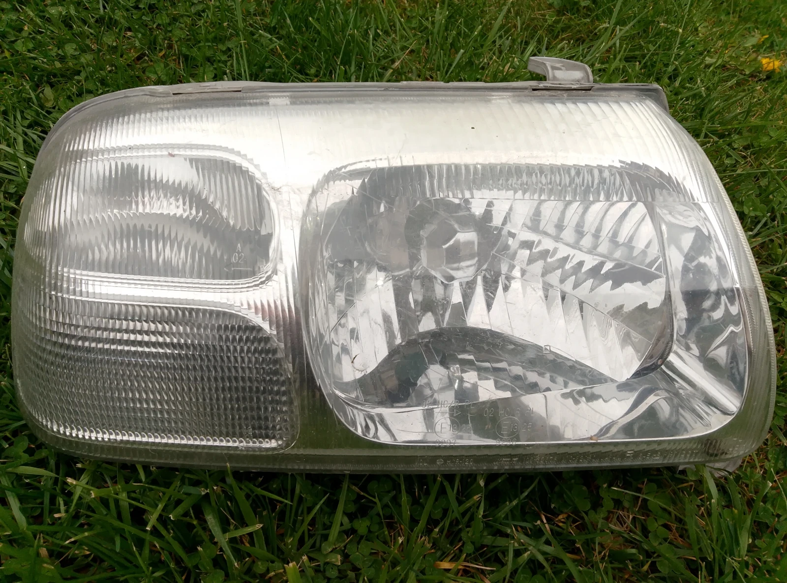 Десен фар за Сузуки Гранд Витара 