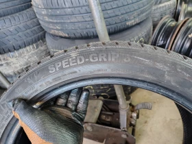Гуми Зимни 235/40R19, снимка 5