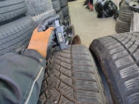 Гуми Зимни 235/40R19, снимка 3