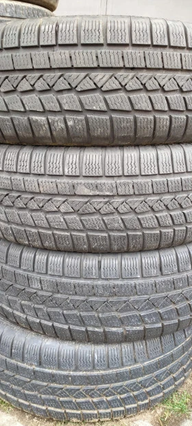 Гуми Зимни 235/60R18, снимка 1 - Гуми и джанти - 44280673