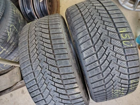 Гуми Зимни 235/40R19, снимка 1 - Гуми и джанти - 49421060