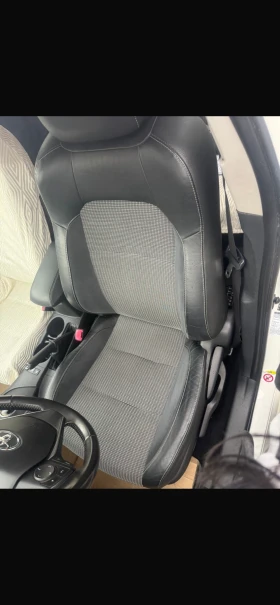 Toyota Auris, снимка 9