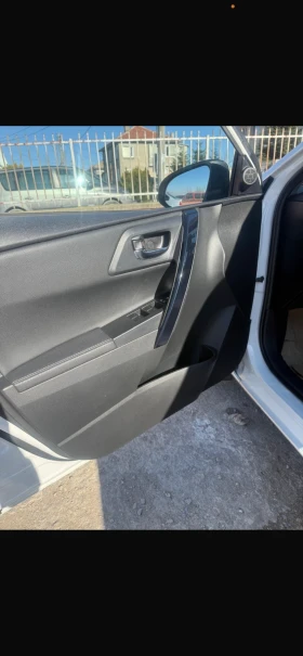 Toyota Auris, снимка 4