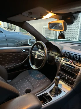 Mercedes-Benz C 180, снимка 3