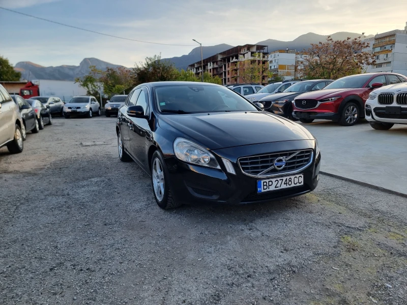 Volvo V60 2.0TDI, снимка 9 - Автомобили и джипове - 47724705