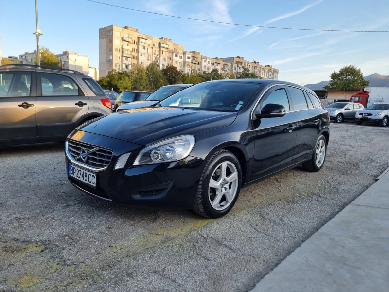 Volvo V60 2.0TDI, снимка 3 - Автомобили и джипове - 47724705