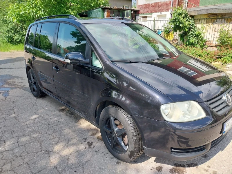 VW Touran 1.9 TDI, снимка 3 - Автомобили и джипове - 49560898