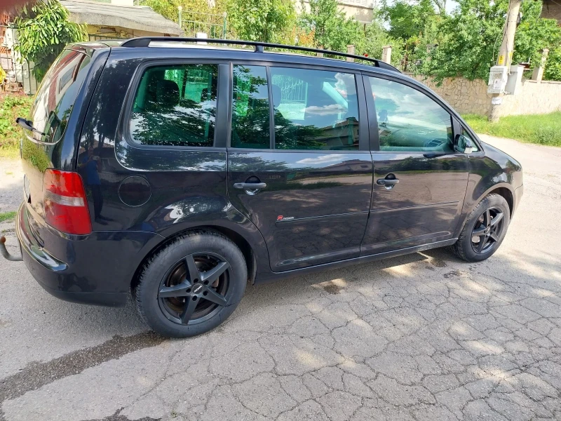 VW Touran 1.9 TDI, снимка 8 - Автомобили и джипове - 49560898