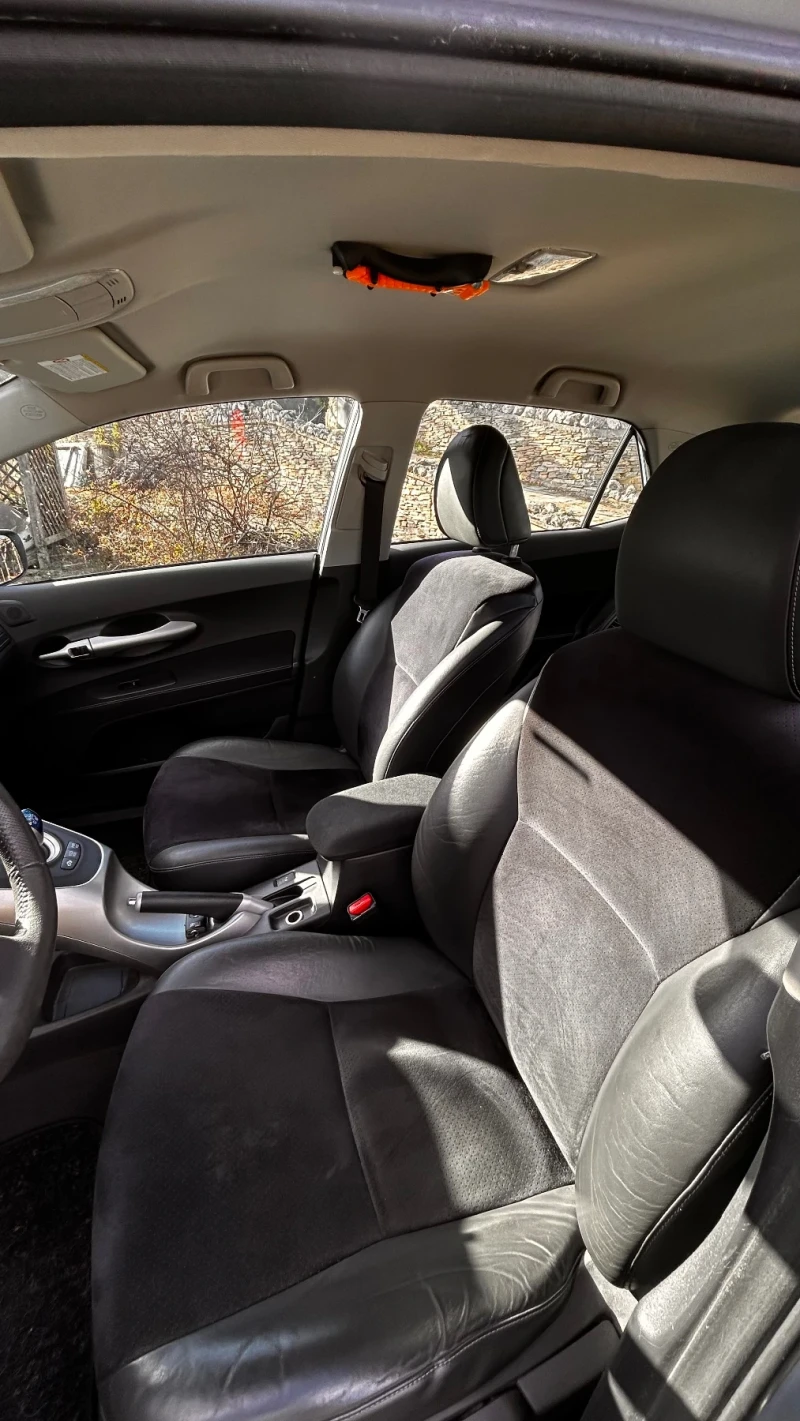 Toyota Auris 1.8 hybrid, снимка 8 - Автомобили и джипове - 52568096