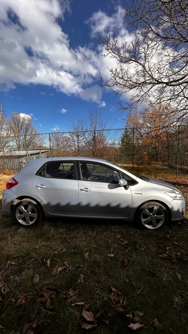 Toyota Auris 1.8 hybrid, снимка 2 - Автомобили и джипове - 52568096