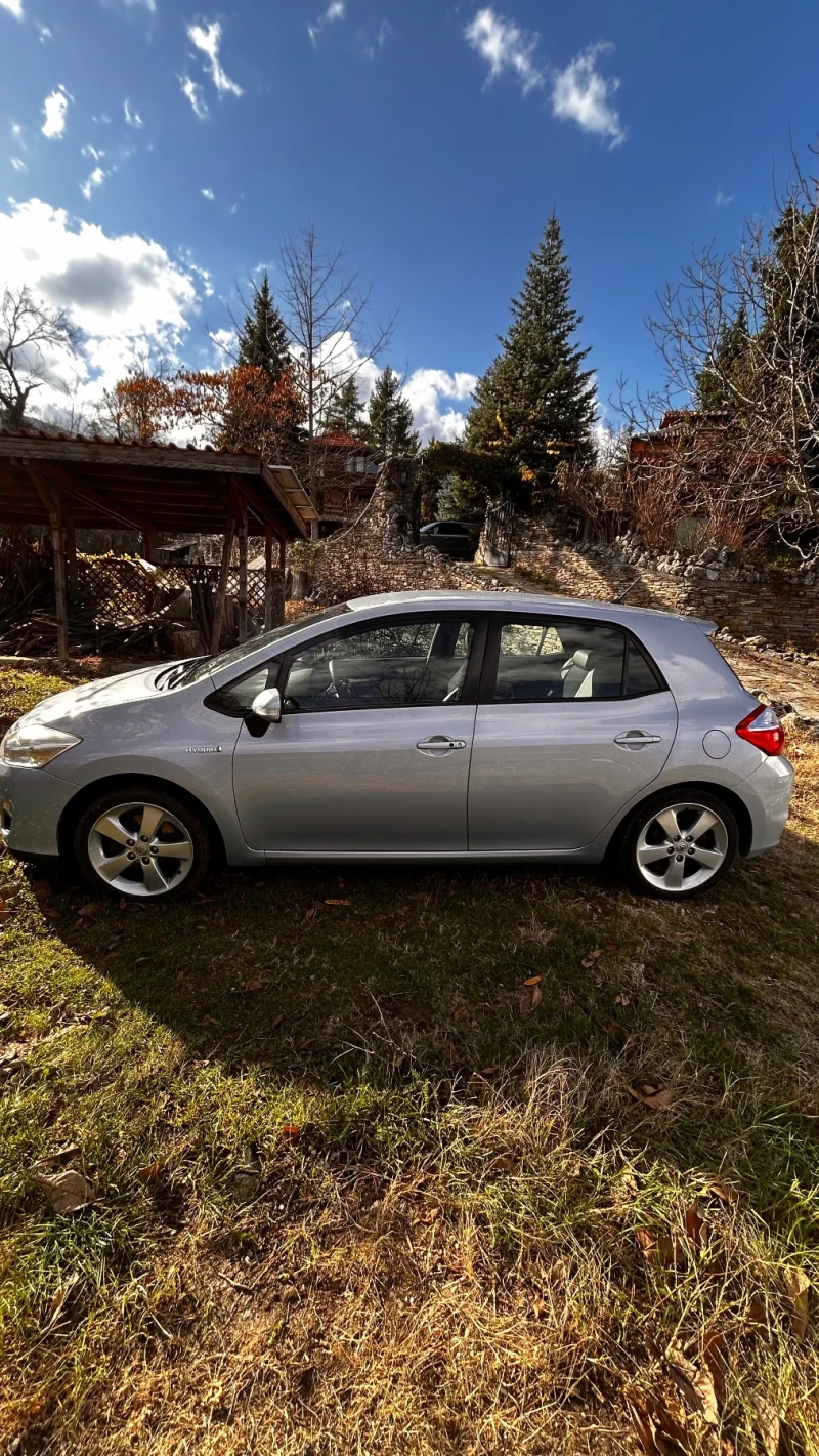 Toyota Auris 1.8 hybrid, снимка 3 - Автомобили и джипове - 52568096