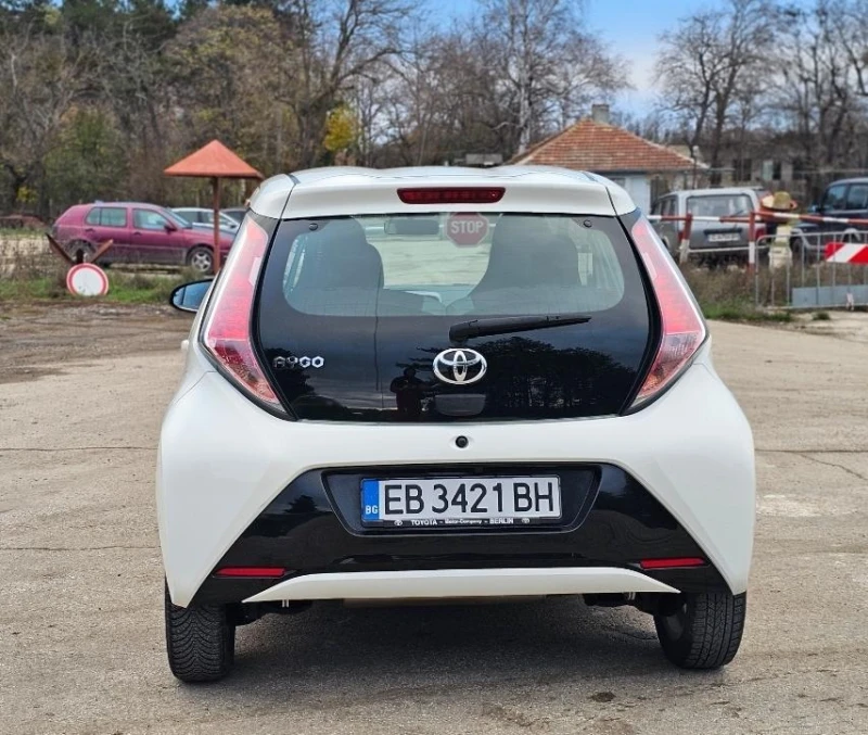 Toyota Aygo Лична Кола, Като Нова, снимка 4 - Автомобили и джипове - 52598672