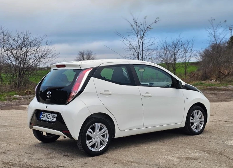 Toyota Aygo Лична Кола, Като Нова, снимка 5 - Автомобили и джипове - 52598672