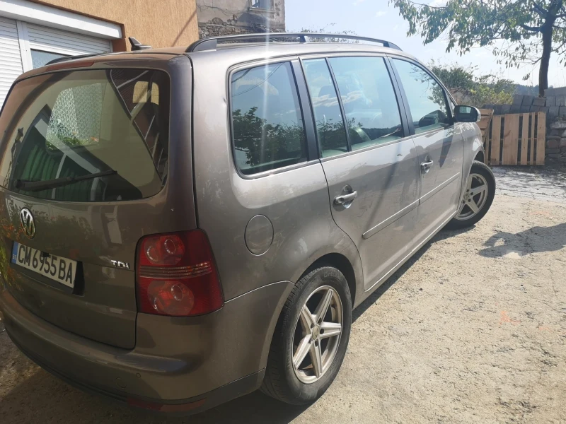 VW Touran, снимка 3 - Автомобили и джипове - 52676890