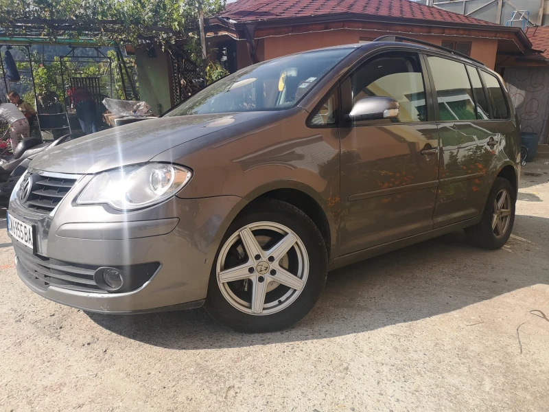 VW Touran, снимка 4 - Автомобили и джипове - 52676890