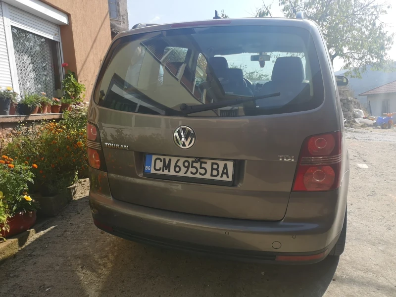 VW Touran, снимка 5 - Автомобили и джипове - 52676890