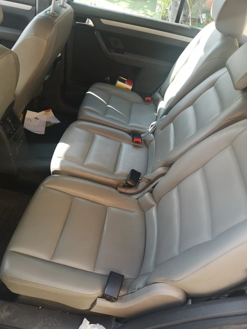 VW Touran, снимка 9 - Автомобили и джипове - 52676890