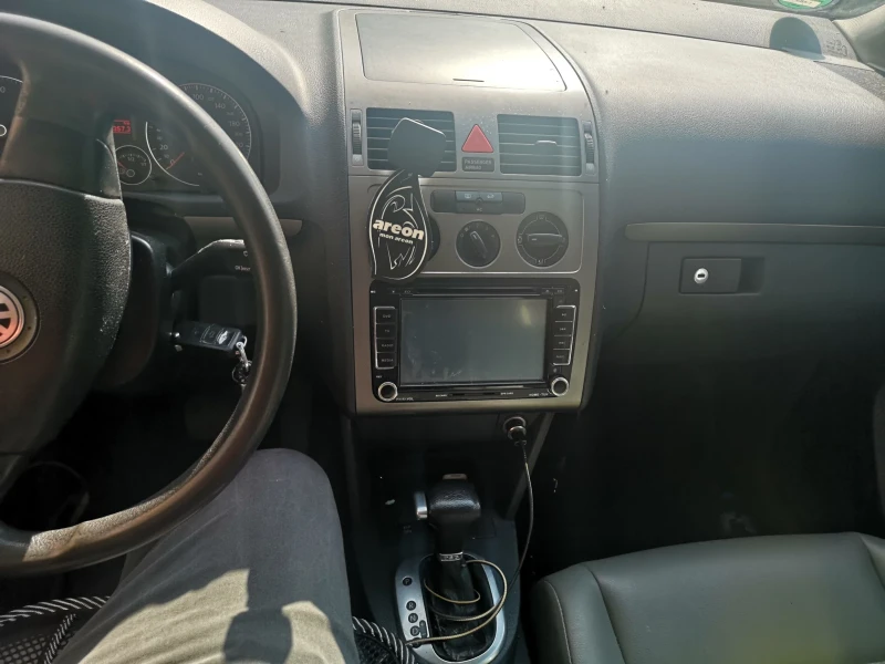 VW Touran, снимка 7 - Автомобили и джипове - 52676890