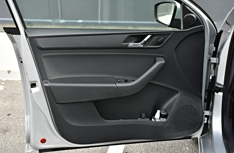 Skoda Rapid 1.4TDI 90 Euro6, снимка 8 - Автомобили и джипове - 52788605