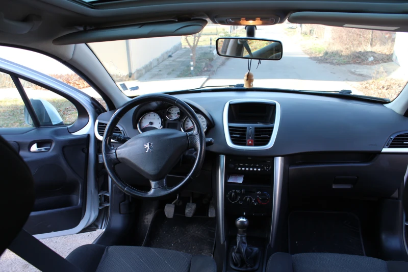 Peugeot 207 1.6 Панорама, снимка 13 - Автомобили и джипове - 53139529