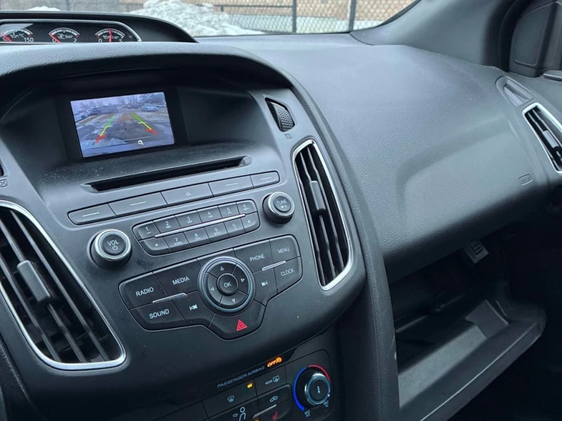 Ford Focus * ST * CARFAX * БЕЗ ПЪРВОНАЧАЛНА ВНОСКА, снимка 16 - Автомобили и джипове - 53244382