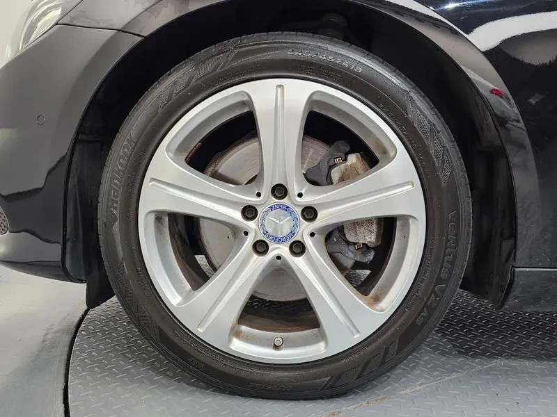 Mercedes-Benz E 200 Avantgarde, снимка 5 - Автомобили и джипове - 55914579