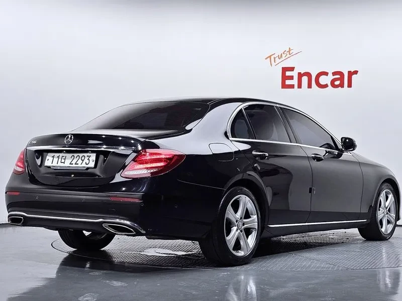Mercedes-Benz E 200 Avantgarde, снимка 2 - Автомобили и джипове - 55914579