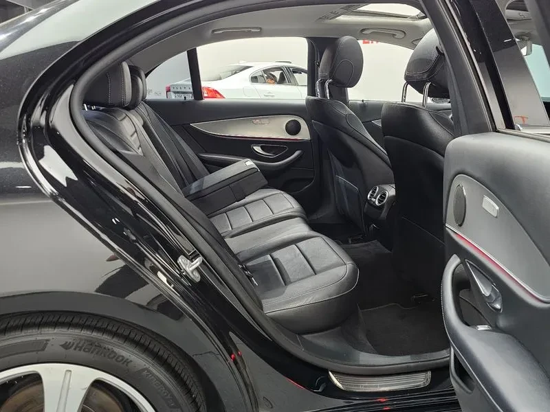 Mercedes-Benz E 200 Avantgarde, снимка 12 - Автомобили и джипове - 55914579