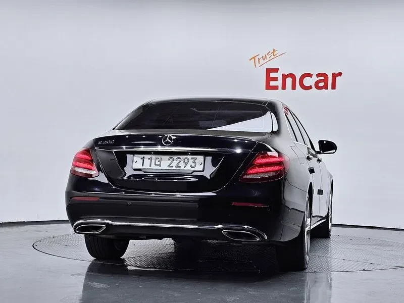 Mercedes-Benz E 200 Avantgarde, снимка 4 - Автомобили и джипове - 55914579