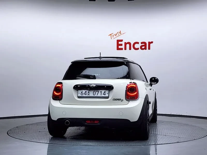 Mini Cooper 1.5D, снимка 4 - Автомобили и джипове - 56324825