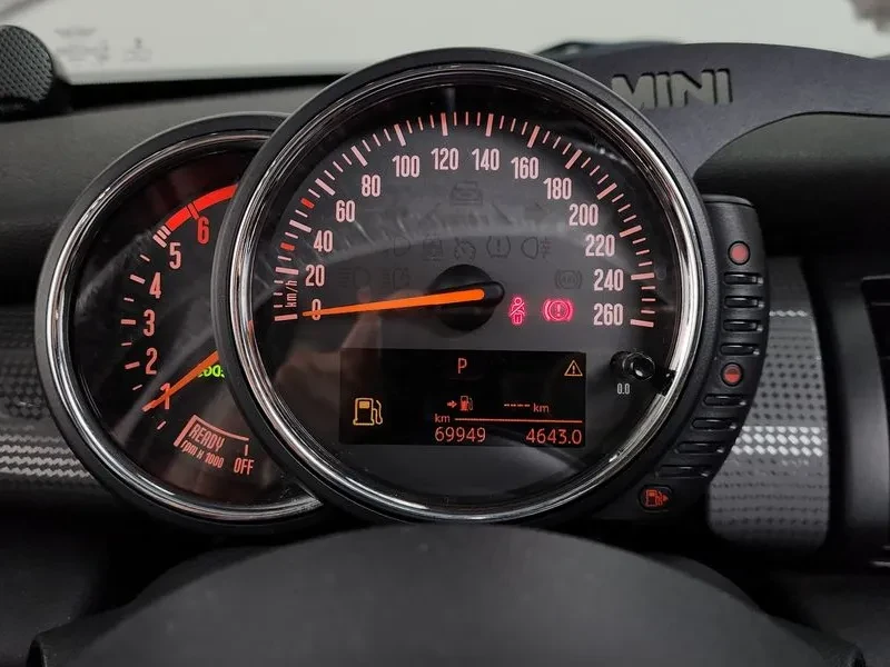Mini Cooper 1.5D, снимка 8 - Автомобили и джипове - 56324825