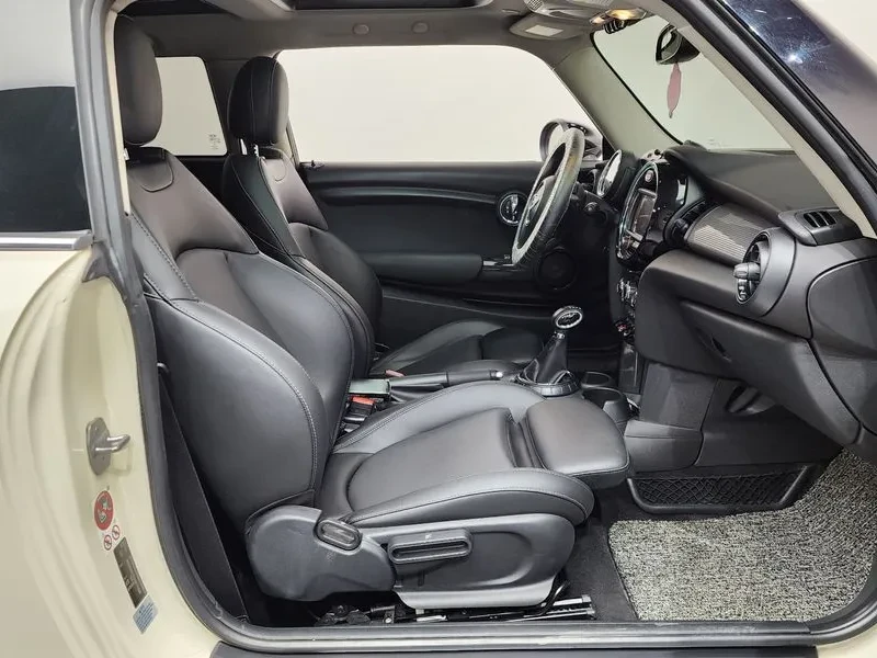 Mini Cooper 1.5D, снимка 11 - Автомобили и джипове - 56324825