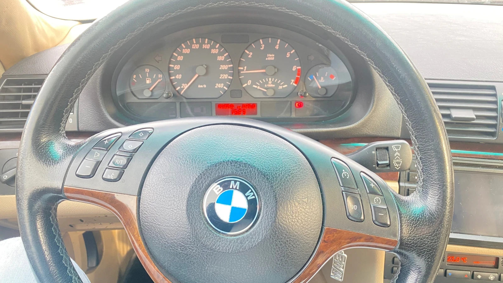 BMW 320 CI - изображение 10