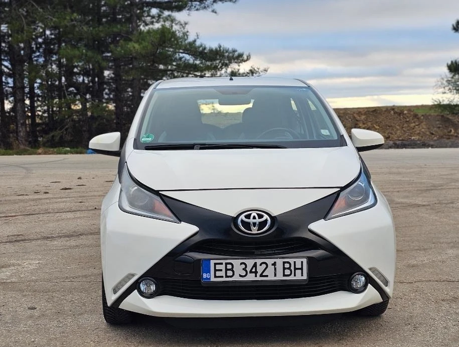 Toyota Aygo Лична Кола, Като Нова - изображение 8